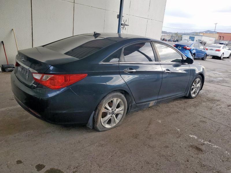 Photo 3 from auction – 2012 HYUNDAI SONATA SE with VIN 5NPEC4AC9CH387796