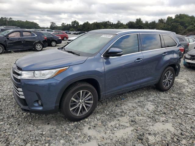 TOYOTA HIGHLANDER 2018 with VIN 5TDKZRFH4JS239761 - Photo from auction