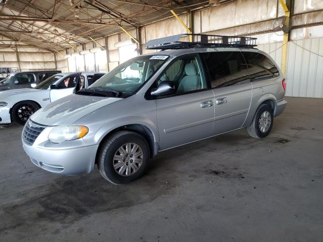 Photo 1 from auction – 2006 CHRYSLER TOWN & COU with VIN 2A4GP44R96R905856