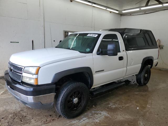 CHEVROLET SILVERADO 2005 with VIN 1GCHC24U55E304891 - Photo from auction