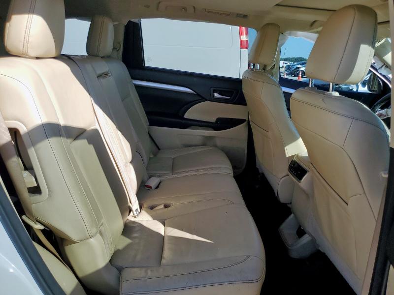 Photo 11 from auction – 2016 TOYOTA HIGHLANDER with VIN 5TDKKRFH1GS154311