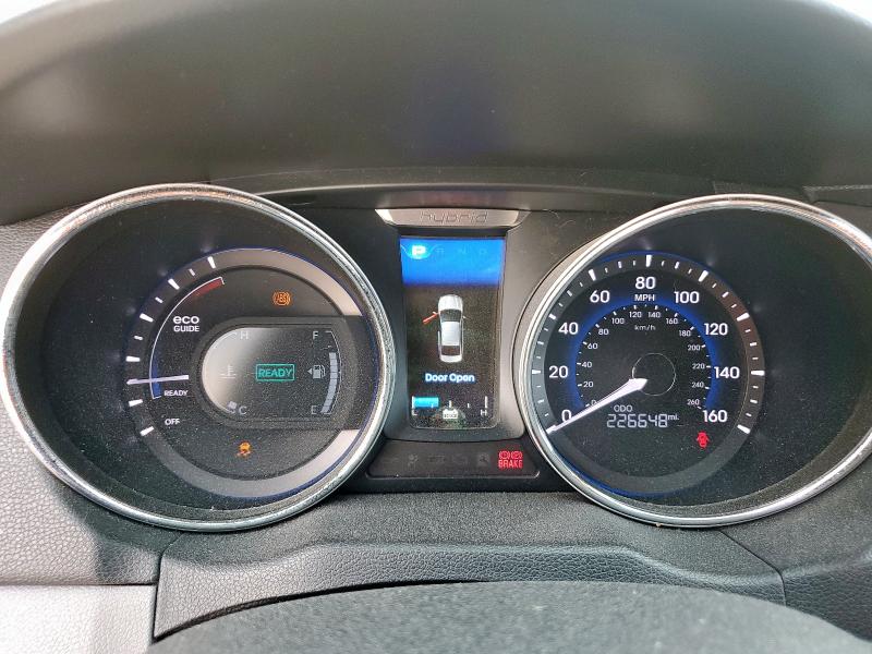 Photo 9 from auction – 2013 HYUNDAI SONATA HYB with VIN KMHEC4A42DA067989