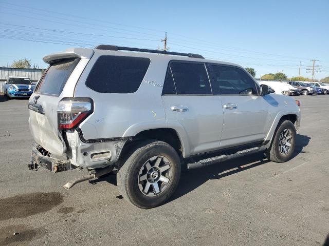 Photo 3 from auction – 2019 TOYOTA 4RUNNER SR with VIN JTEBU5JR0K5666543