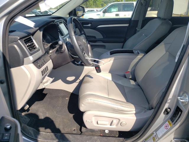 Photo 7 from auction – 2018 TOYOTA HIGHLANDER SE with VIN 5TDKZRFH5JS528230