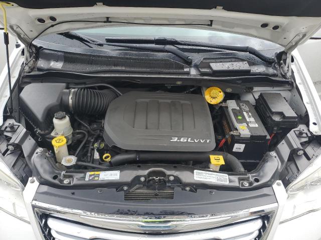 Photo 12 from auction – 2015 CHRYSLER TOWN & COU with VIN 2C4RC1BG4FR600842