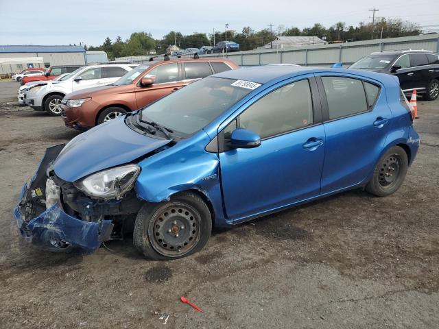 TOYOTA PRIUS C 2015 with VIN JTDKDTB38F1586973 - Photo from auction
