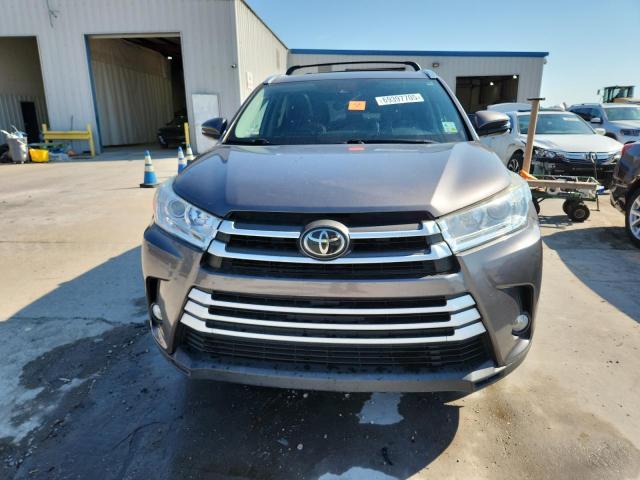Photo 5 from auction – 2018 TOYOTA HIGHLANDER with VIN 5TDKZRFH7JS530870