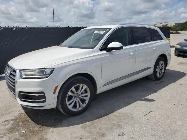 AUDI Q7 PREMIUM 2017 مع رقم تعريف المركبة WA1LAAF71HD045841 - صورة من المزاد
