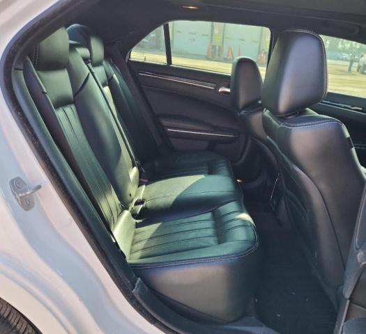 Photo 10 from auction – 2018 CHRYSLER 300 S with VIN 2C3CCABG1JH266990