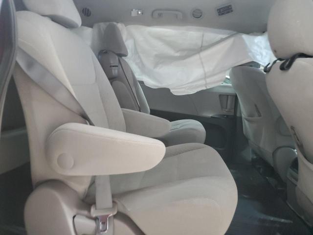 Photo 11 from auction – 2015 TOYOTA SIENNA LE with VIN 5TDKK3DC7FS687475