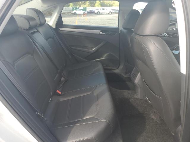 Photo 10 from auction – 2015 VOLKSWAGEN PASSAT S with VIN 1VWAT7A34FC076144