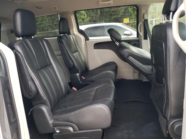 Photo 11 from auction – 2014 CHRYSLER TOWN & COU with VIN 2C4RC1BG8ER132029