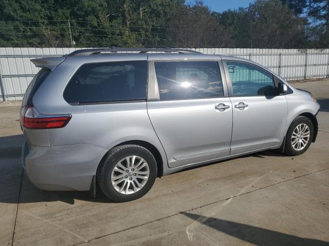 Photo 3 from auction – 2016 TOYOTA SIENNA XLE with VIN 5TDYK3DC6GS744986