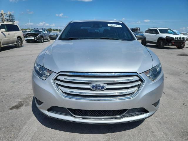 Photo 5 from auction – 2017 FORD TAURUS LIM with VIN 1FAHP2F82HG116509
