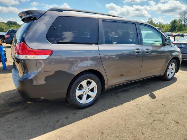 Photo 3 from auction – 2012 TOYOTA SIENNA LE with VIN 5TDKK3DC9CS194604