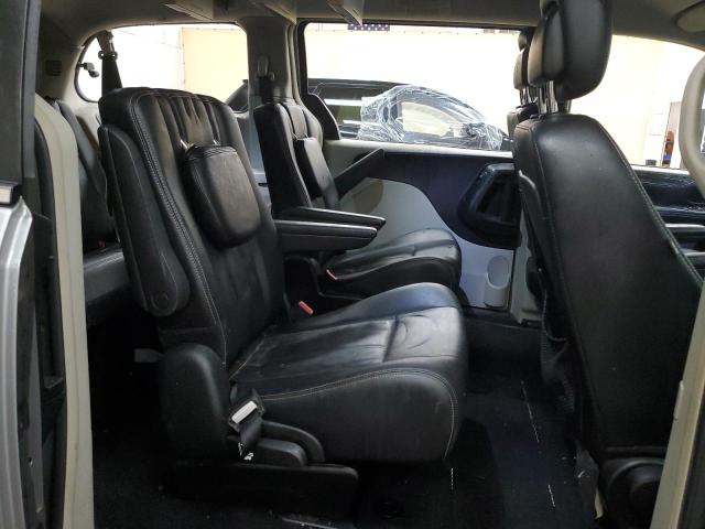 Photo 11 from auction – 2016 CHRYSLER TOWN & COU with VIN 2C4RC1BG9GR157654
