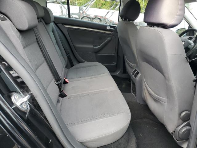 Photo 11 from auction – 2006 VOLKSWAGEN RABBIT with VIN WVWDR71K36W202210
