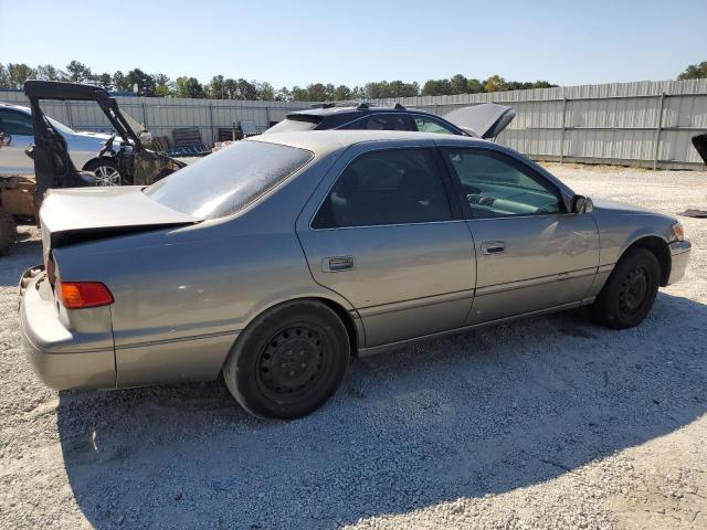 Photo 3 from auction – 2000 TOYOTA CAMRY CE with VIN 4T1BG28K7YU664852