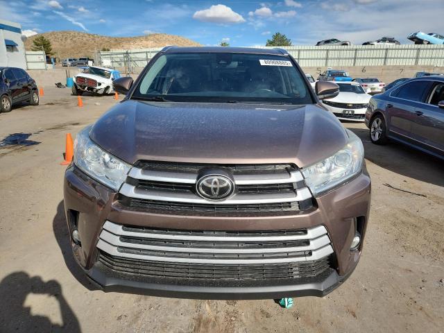 Photo 5 from auction – 2018 TOYOTA HIGHLANDER with VIN 5TDJZRFH5JS870997