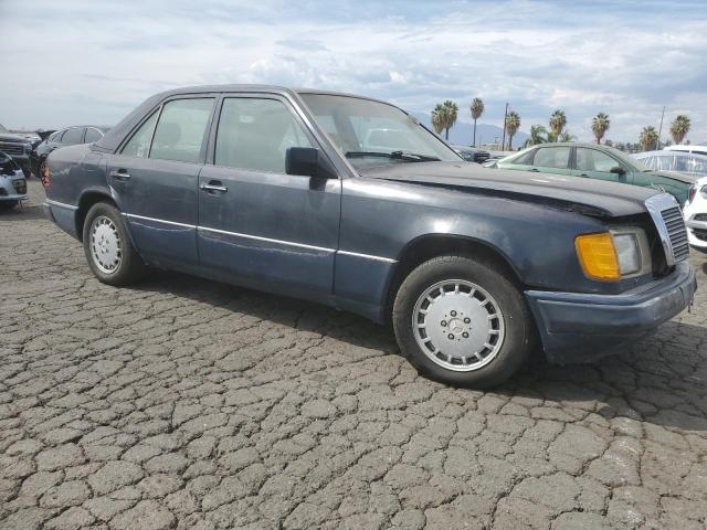 Photo 4 from auction – 1990 MERCEDES-BENZ 300 E with VIN WDBEA30D4LB154399