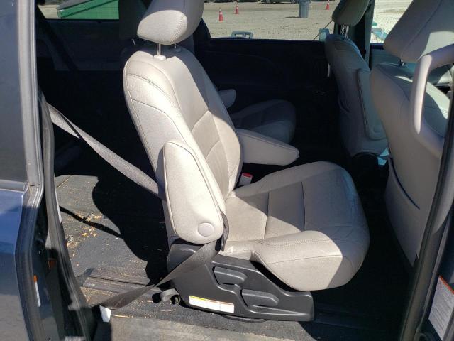 Photo 11 from auction – 2016 TOYOTA SIENNA XLE with VIN 5TDDK3DC6GS134911