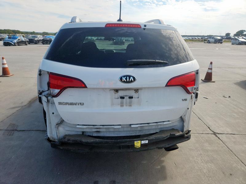 Photo 6 from auction – 2015 KIA SORENTO LX with VIN 5XYKTDA76FG658573