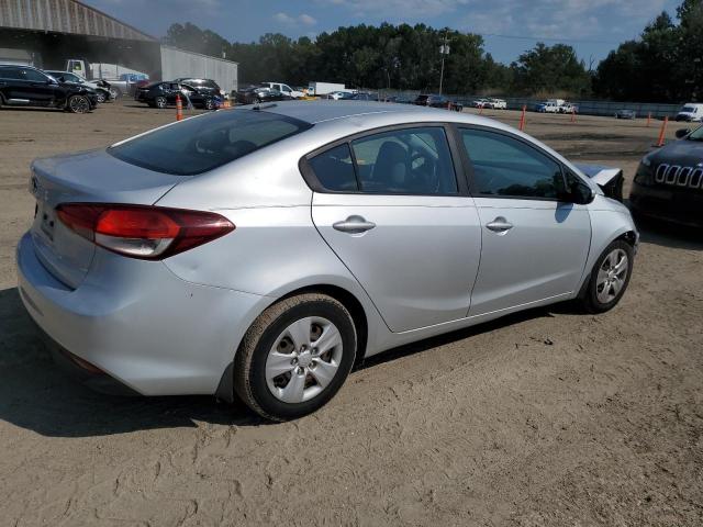 Photo 3 from auction – 2017 KIA FORTE LX with VIN 3KPFK4A76HE042957
