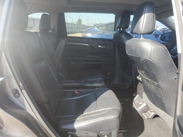 Photo 11 from auction – 2017 TOYOTA HIGHLANDER with VIN 5TDDGRFH6HS023905
