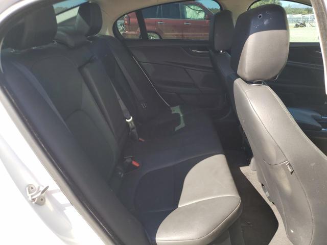 Photo 10 from auction – 2019 JAGUAR XE with VIN SAJAR4FX1KCP52699