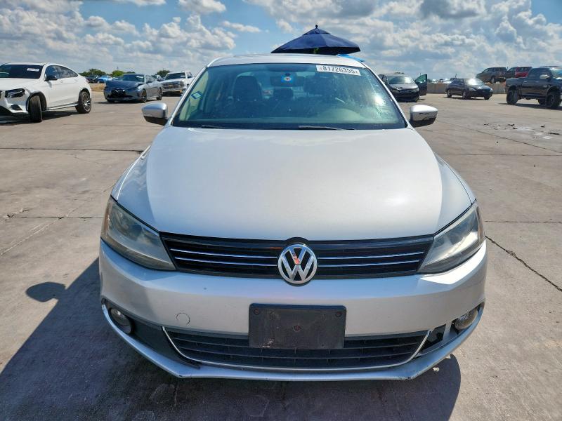 Photo 5 from auction – 2011 VOLKSWAGEN JETTA SEL with VIN 3VWLX7AJ8BM006019
