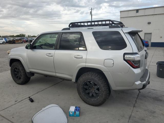 Photo 2 from auction – 2015 TOYOTA 4RUNNER SR with VIN JTEBU5JRXF5243412