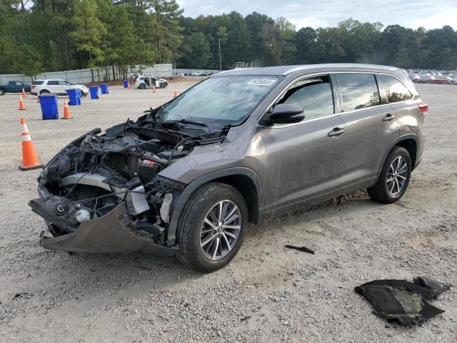 TOYOTA HIGHLANDER 2017 with VIN 5TDKZRFH0HS193419 - Photo from auction