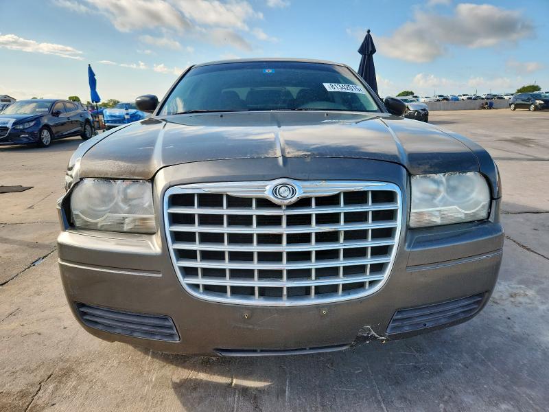 Photo 5 from auction – 2009 CHRYSLER 300 LX with VIN 2C3LA43D49H641732