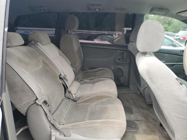 Photo 11 from auction – 2004 TOYOTA SIENNA CE with VIN 5TDZA23C74S044926