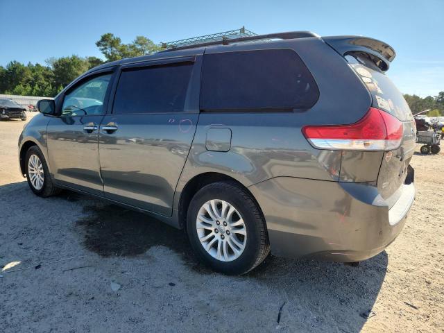 Photo 2 from auction – 2013 TOYOTA SIENNA XLE with VIN 5TDYK3DC2DS378472