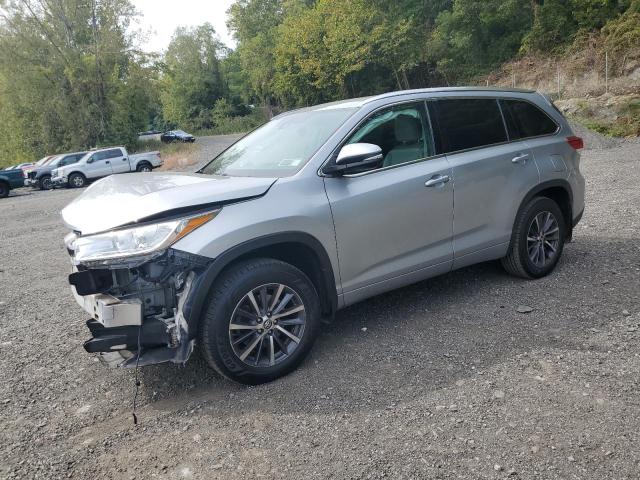 TOYOTA HIGHLANDER 2017 with VIN 5TDJZRFH8HS365420 - Photo from auction