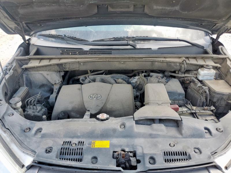 Photo 12 from auction – 2019 TOYOTA HIGHLANDER LE with VIN 5TDBZRFH7KS945110