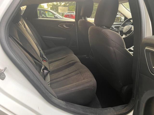 Photo 6 from auction – 2015 CHRYSLER 200 LIMITE with VIN 1C3CCCAB9FN533552