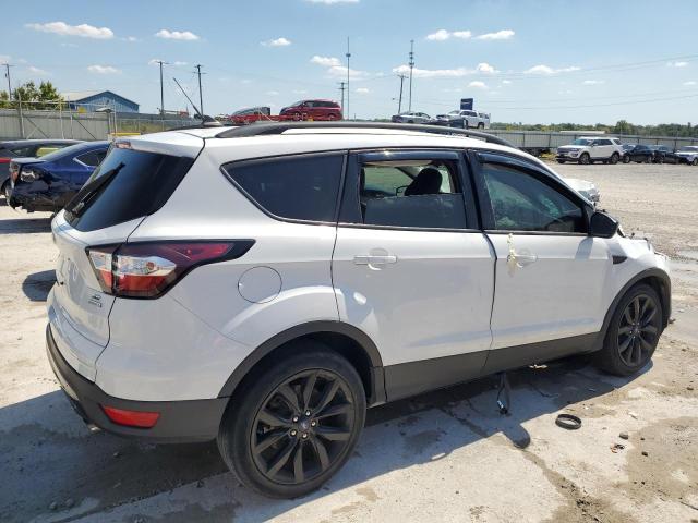 Photo 3 from auction – 2018 FORD ESCAPE SE with VIN 1FMCU0GD8JUC45547