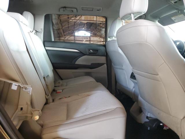 Photo 11 from auction – 2015 TOYOTA HIGHLANDER with VIN 5TDBKRFH9FS126190