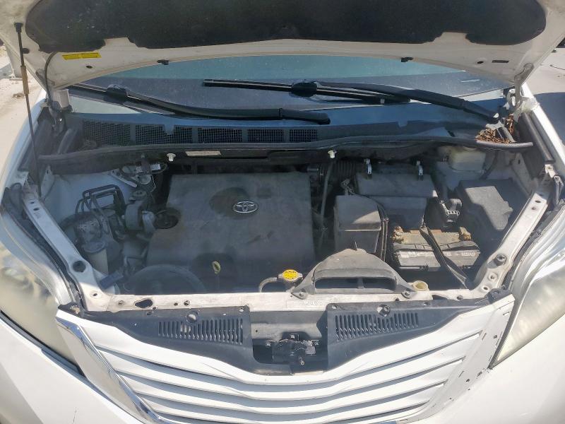 Photo 12 from auction – 2015 TOYOTA SIENNA LE with VIN 5TDKK3DC8FS580936