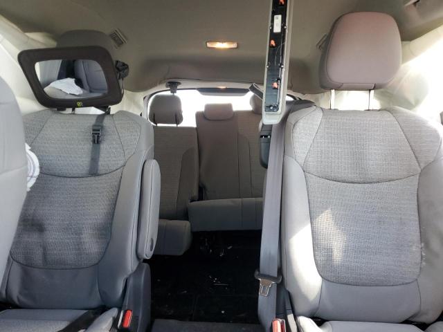 Photo 10 from auction – 2021 TOYOTA SIENNA LE with VIN 5TDBSKFC6MS030462