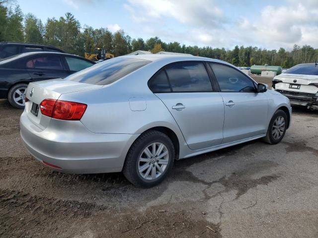 Photo 3 from auction – 2013 VOLKSWAGEN JETTA with VIN 3VWDK7AJ2DM417339