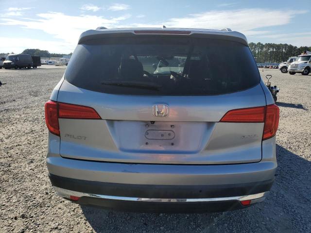 Photo 6 from auction – 2017 HONDA PILOT TOUR with VIN 5FNYF5H98HB027672