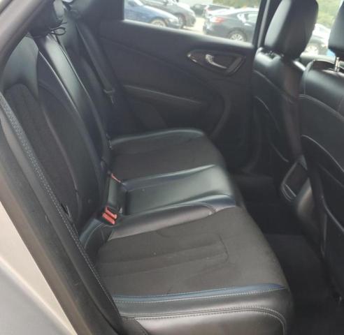 Photo 10 from auction – 2015 CHRYSLER 200 S with VIN 1C3CCCBBXFN688691