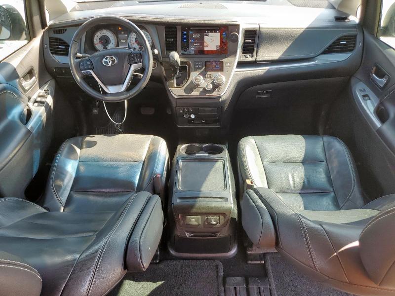 Photo 8 from auction – 2017 TOYOTA SIENNA SE with VIN 5TDXZ3DC1HS860587