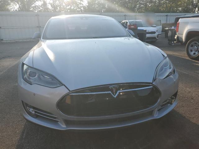 Photo 5 from auction – 2014 TESLA MODEL S with VIN 5YJSA1H21EFP65700