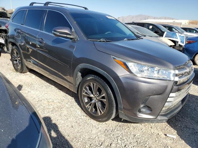 Photo 4 from auction – 2018 TOYOTA HIGHLANDER with VIN 5TDZZRFH1JS268908