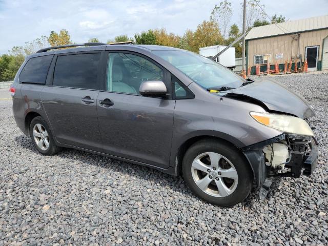 Photo 4 from auction – 2014 TOYOTA SIENNA LE with VIN 5TDKK3DC6ES438857