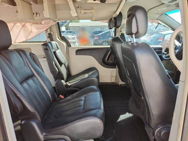 Photo 11 from auction – 2014 CHRYSLER TOWN & COU with VIN 2C4RC1BG9ER220555
